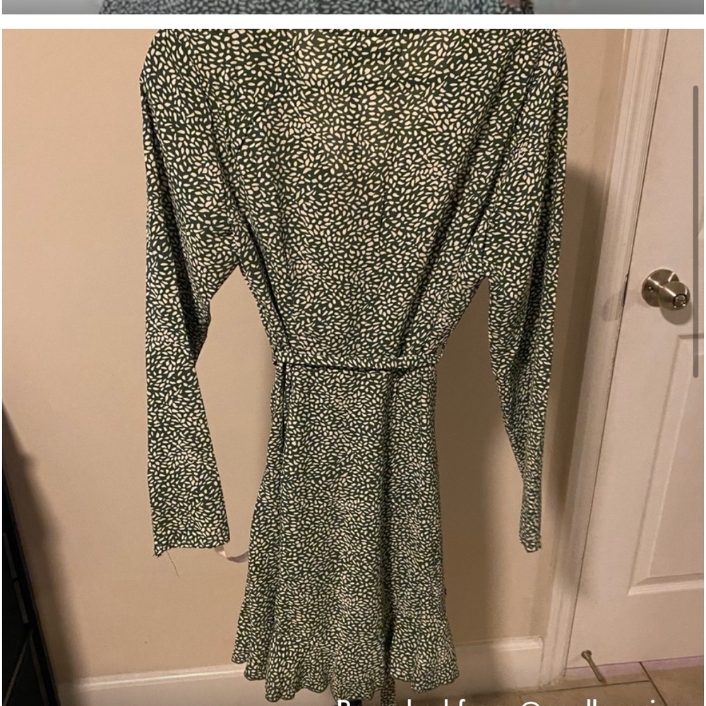 Green Sprinkle Print Ruffle Wrap Tea Dress - Picture 5 of 5